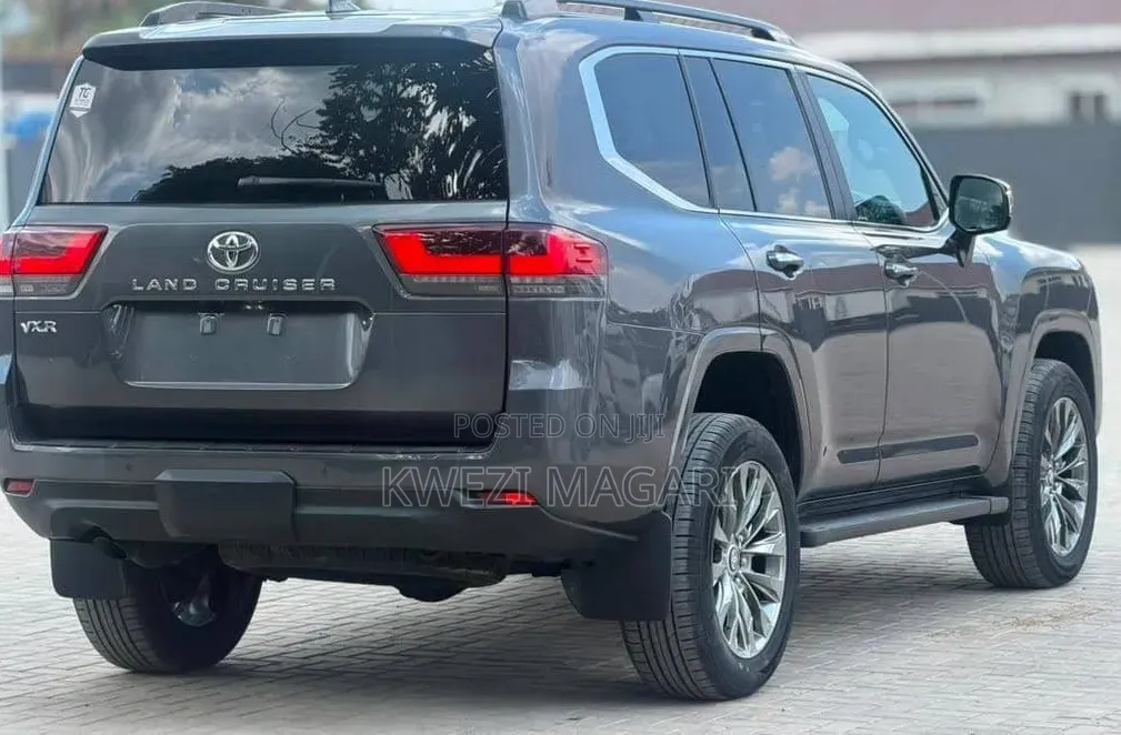 Toyota Land Cruiser 2024 Black
