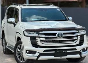 Toyota Land Cruiser 2025 White