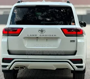 Toyota Land Cruiser 2025 White