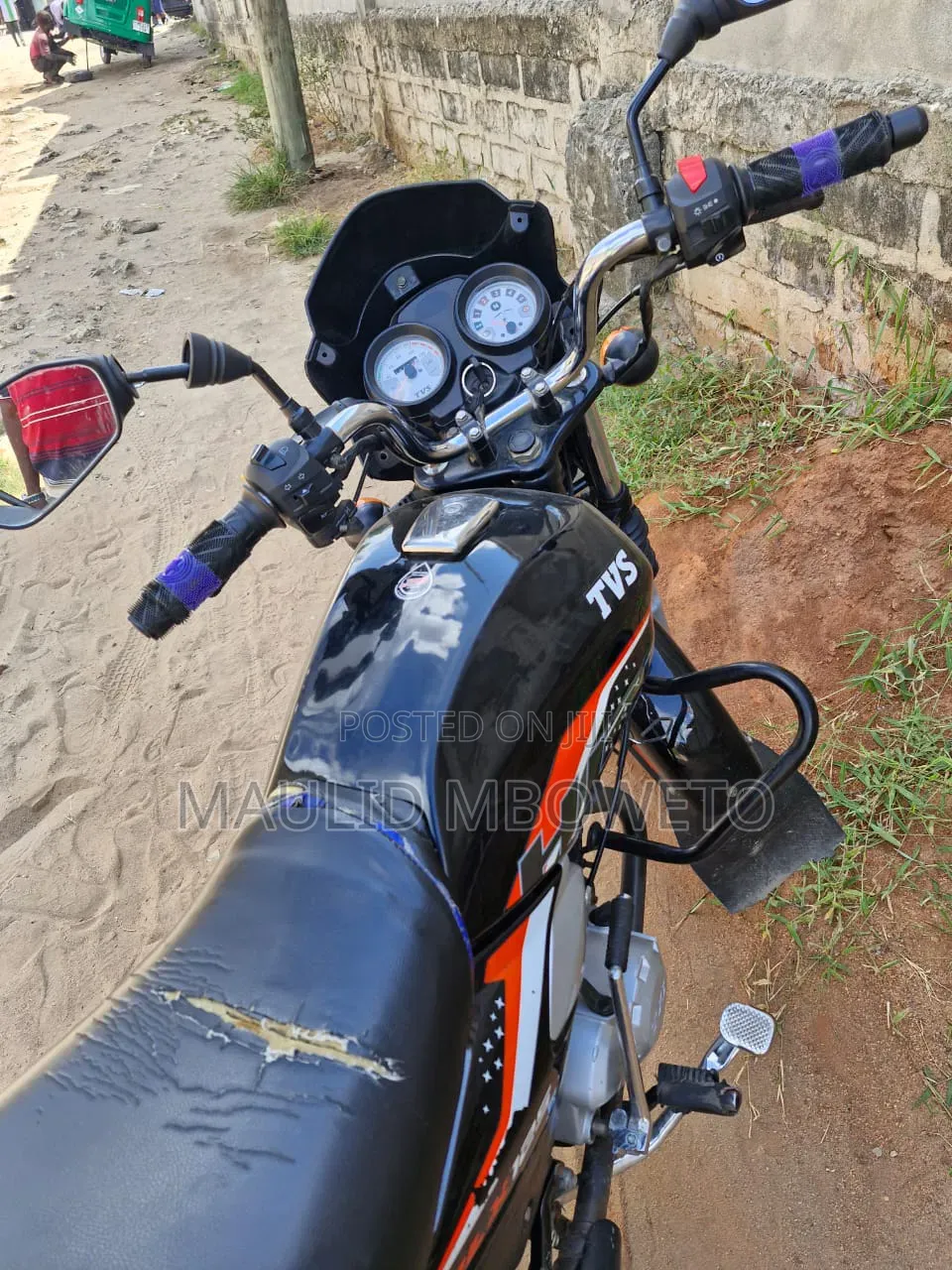TVS HLX 125 2025 Black