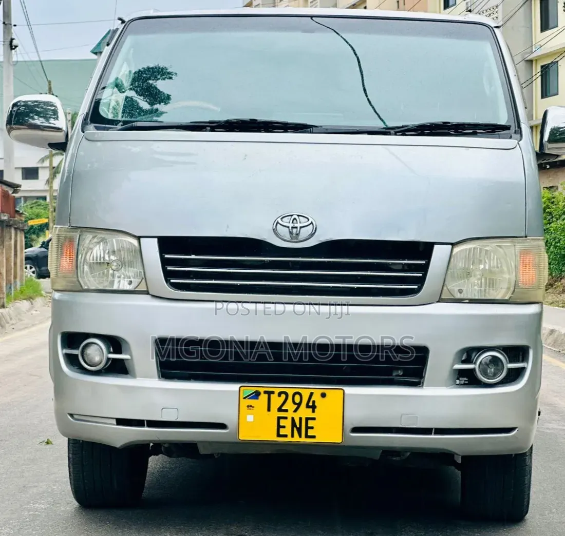 Toyota HiAce 2005 Silver