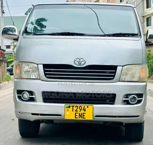 Toyota HiAce 2005 Silver