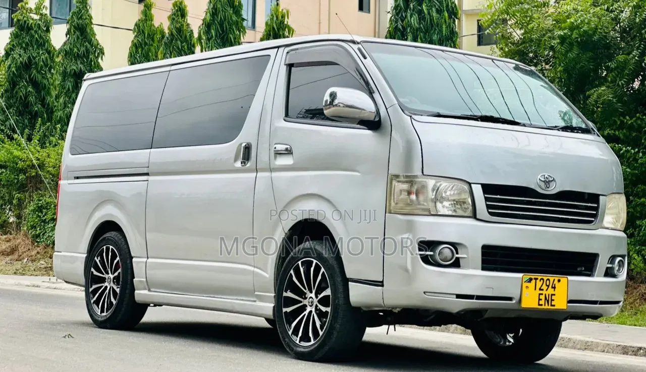 Toyota HiAce 2005 Silver