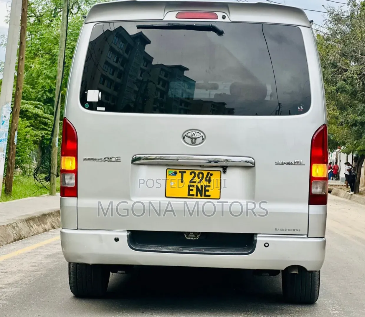 Toyota HiAce 2005 Silver