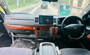 Toyota HiAce 2005 Silver
