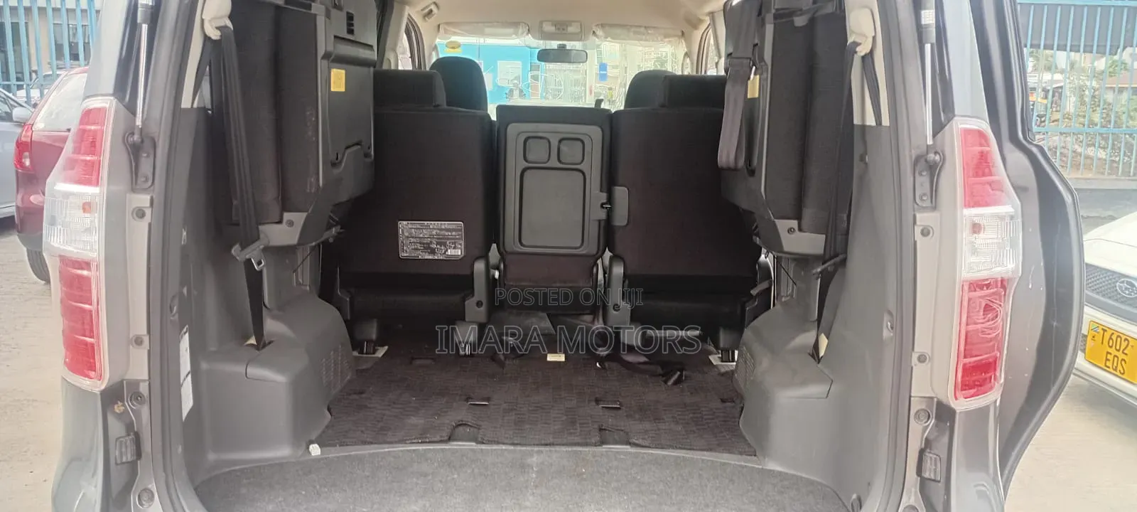 Toyota Noah 2009 Gray