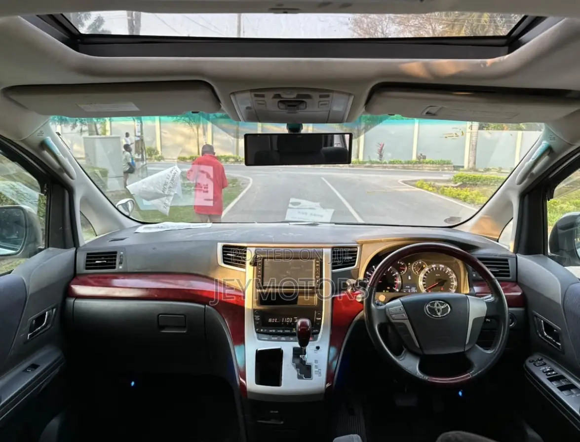 Toyota Vellfire 2011 White