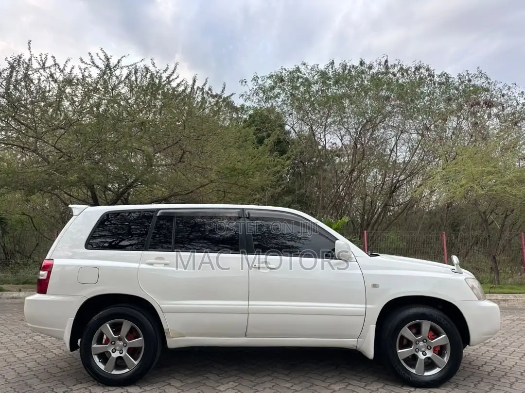 Toyota Kluger 2003 White