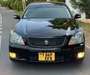 Toyota Crown Royale 2005 Black