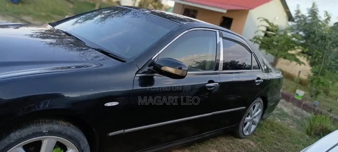 Toyota Crown Royale 2005 Black