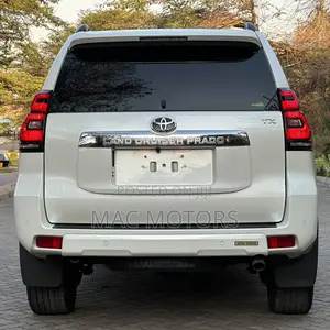 Toyota Land Cruiser Prado 2.8 2021 White