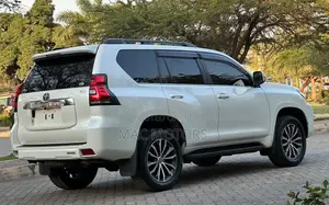 Toyota Land Cruiser Prado 2.8 2021 White