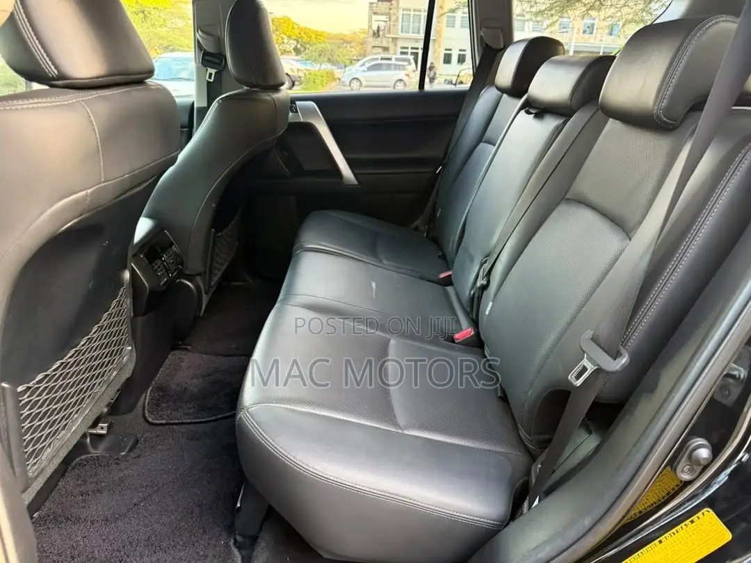 Toyota Land Cruiser Prado 2.8 2022 Black