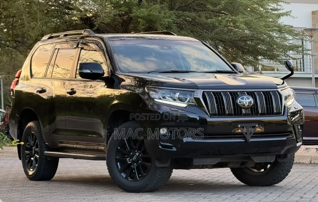 Toyota Land Cruiser Prado 2.8 2022 Black