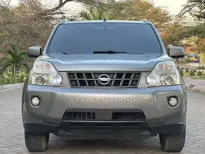 Nissan X-Trail 2010 Gray
