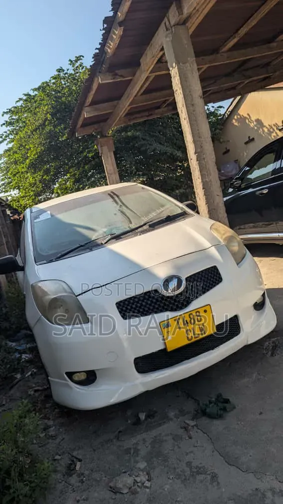 Toyota Vitz 2008 White