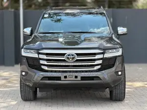 Toyota Land Cruiser LC300 2024 Gray