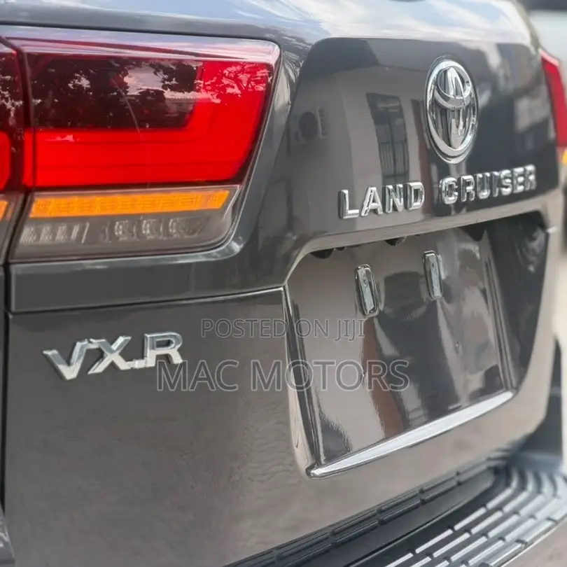 Toyota Land Cruiser LC300 2024 Gray