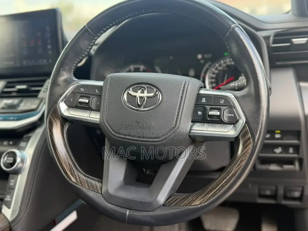 Toyota Land Cruiser LC300 2024 Gray