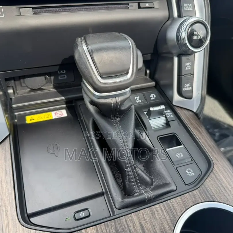 Toyota Land Cruiser LC300 2024 Gray