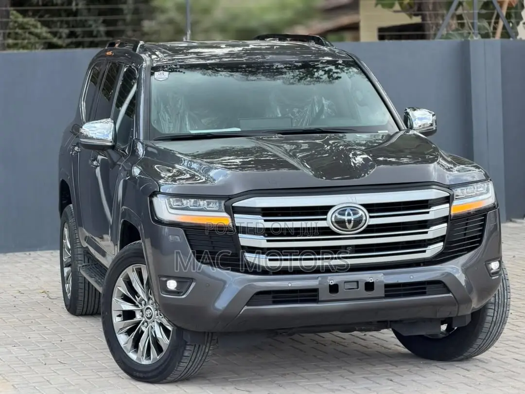 Toyota Land Cruiser LC300 2024 Gray