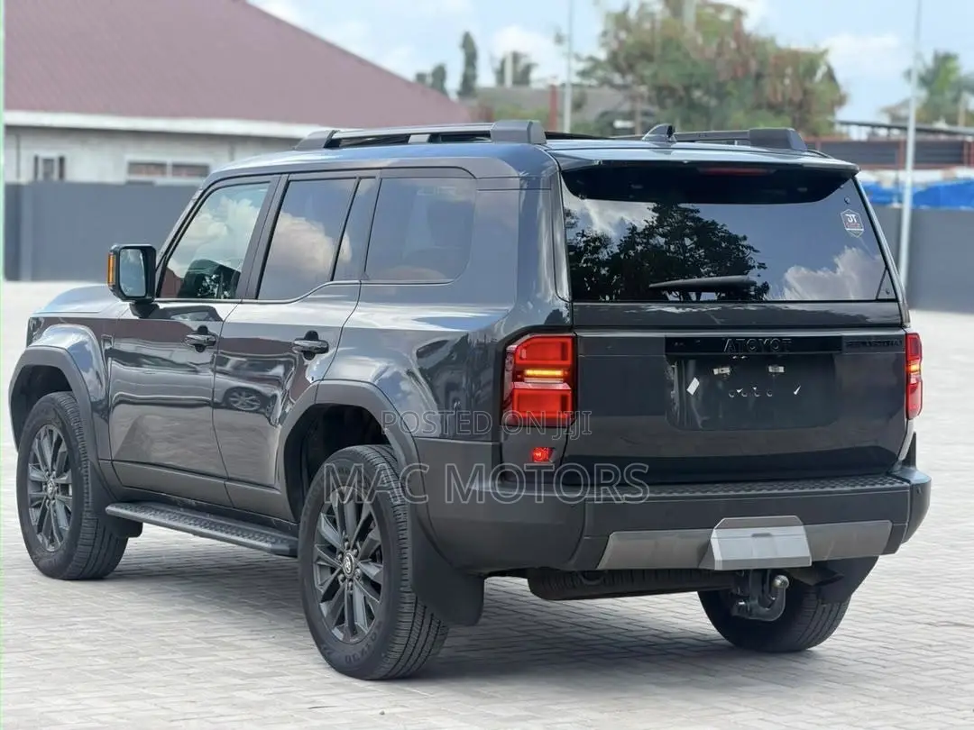 Toyota Land Cruiser Prado 2.8 2024 Gray