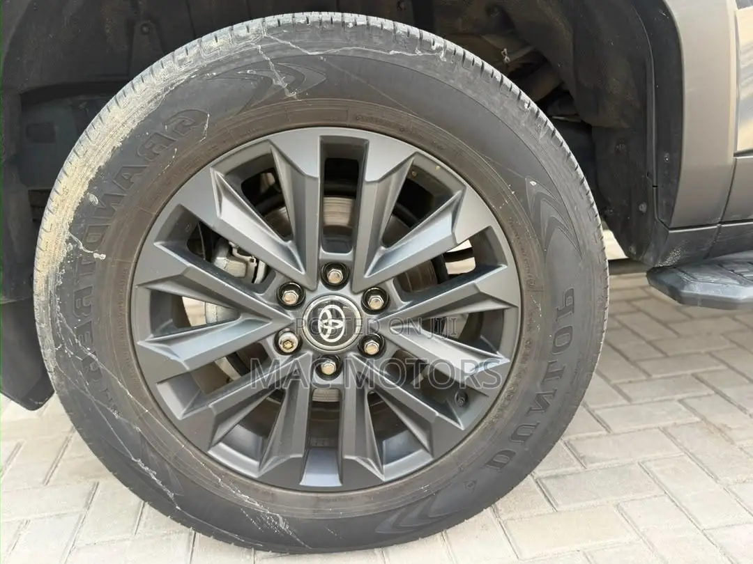 Toyota Land Cruiser Prado 2.8 2024 Gray