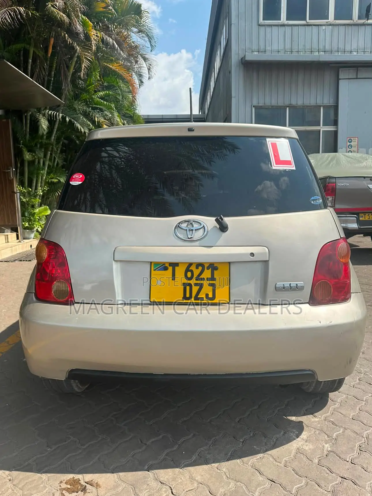 Toyota IST 2005 Gold