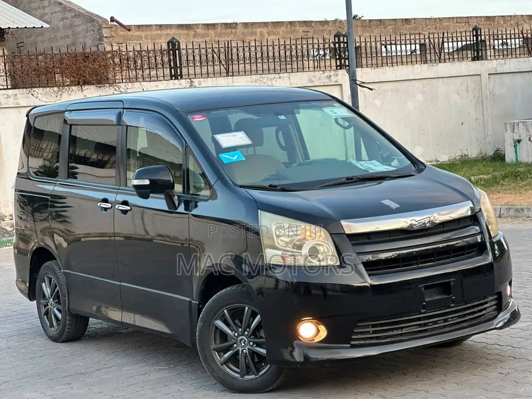Toyota Noah 2009 Black