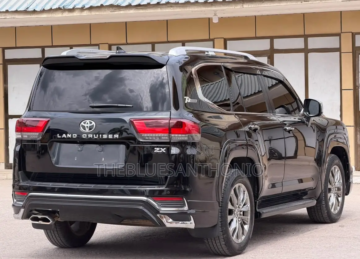 Toyota Land Cruiser 2023 Black