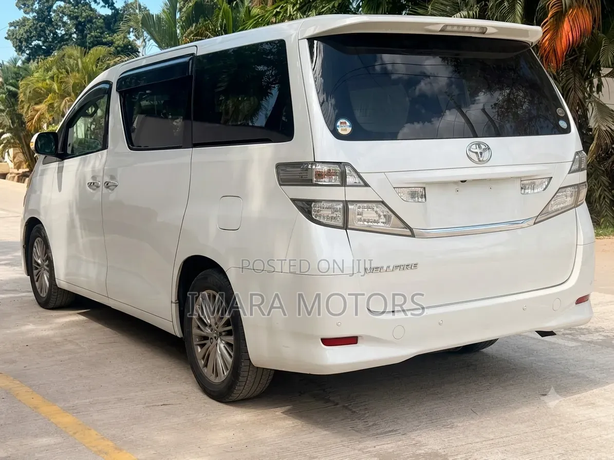 Toyota Vellfire 2009 White