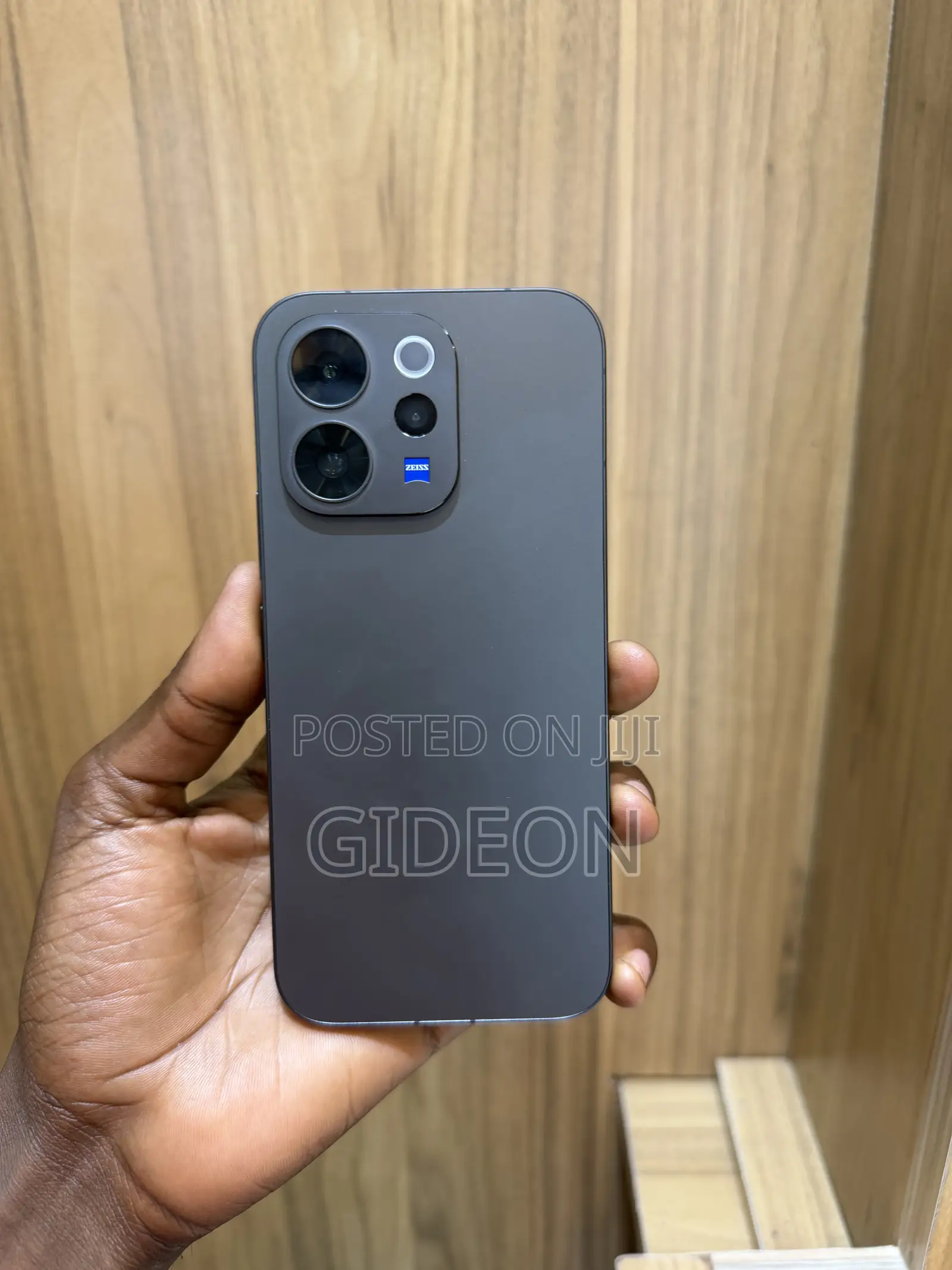 Vivo V70 256 GB Gray