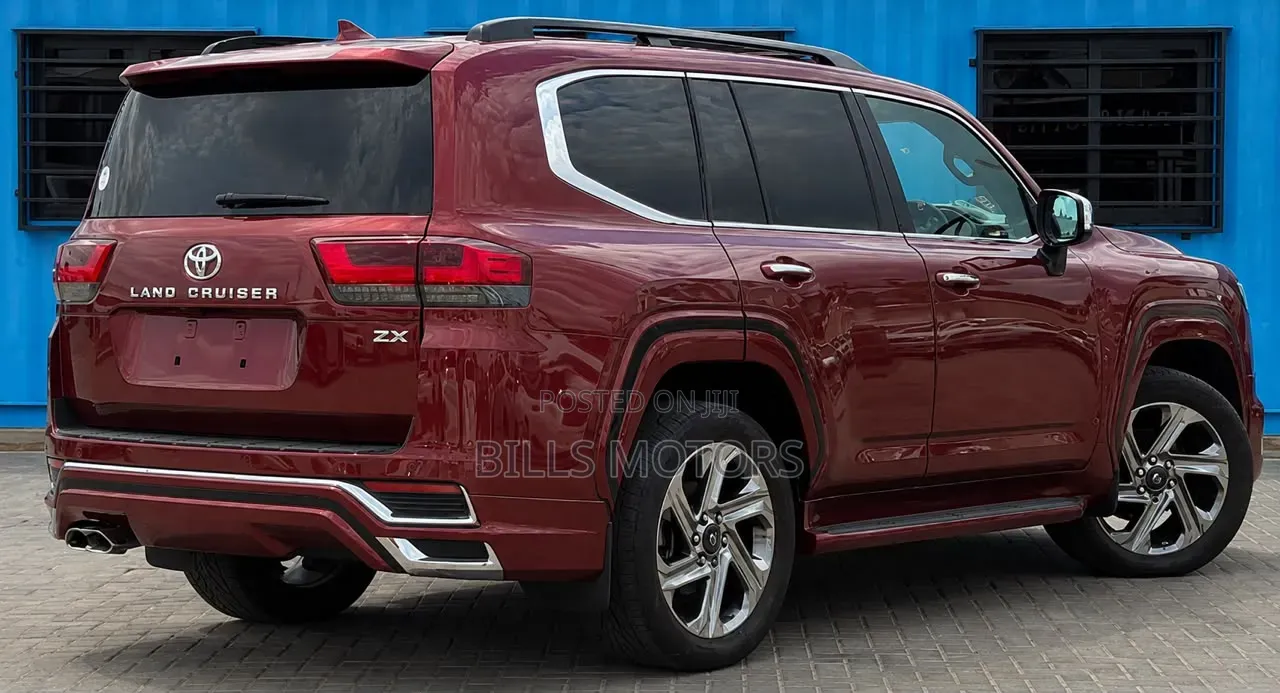 Toyota Land Cruiser 2023 Red