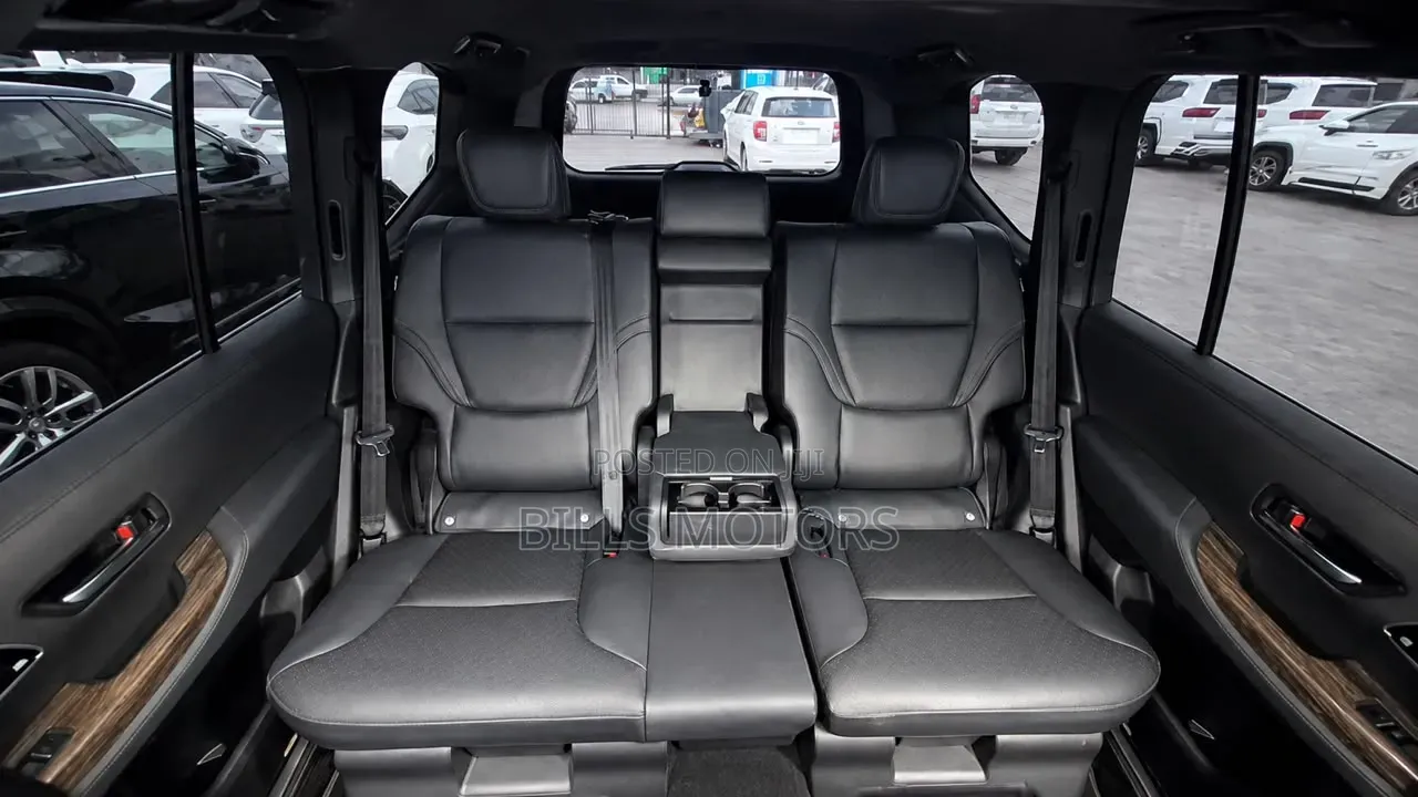 Toyota Land Cruiser 2023 Red
