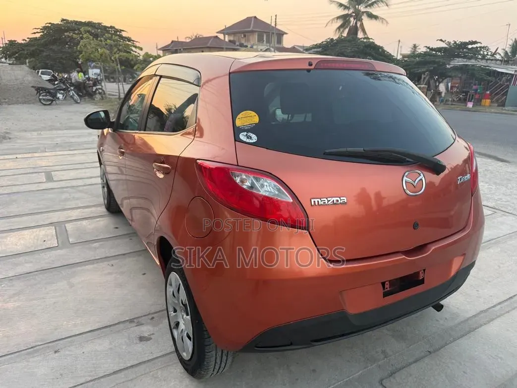 Mazda Demio 2009 Orange