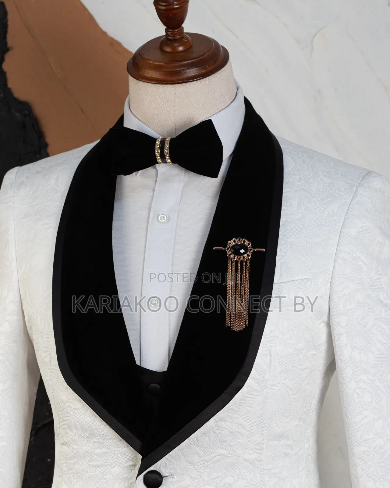 Men’s Luxury White Floral Jacquard Tuxedo Suit