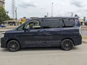 Toyota Noah 2010 Blue