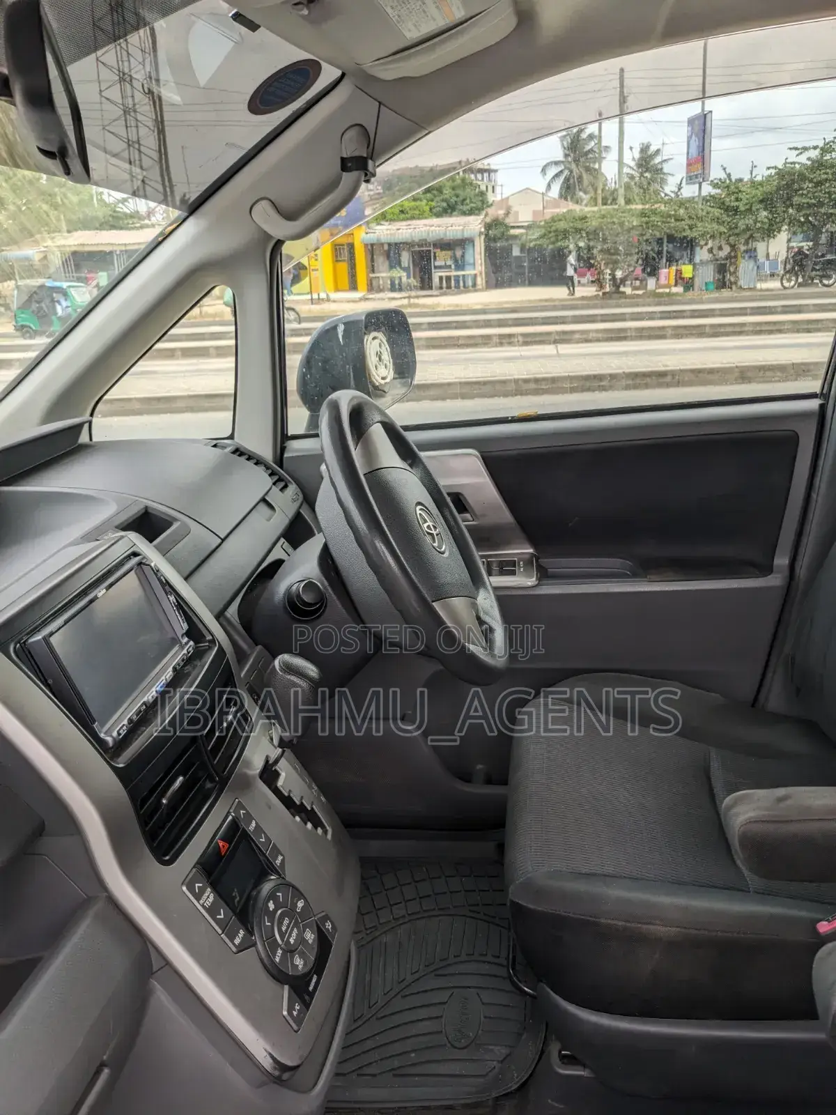 Toyota Noah 2010 Blue