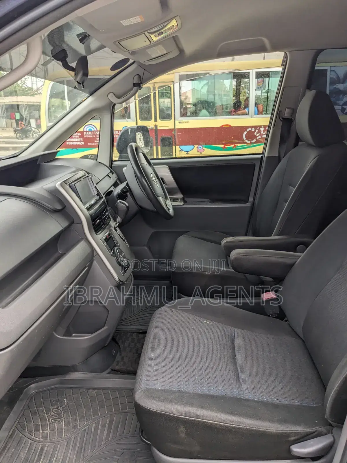 Toyota Noah 2010 Blue