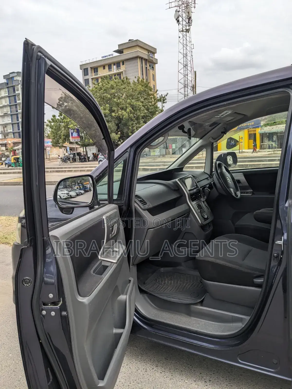 Toyota Noah 2010 Blue