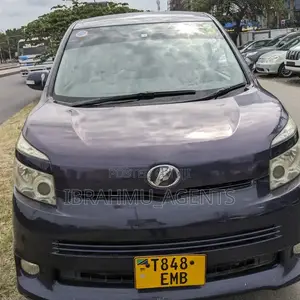 Toyota Noah 2010 Blue