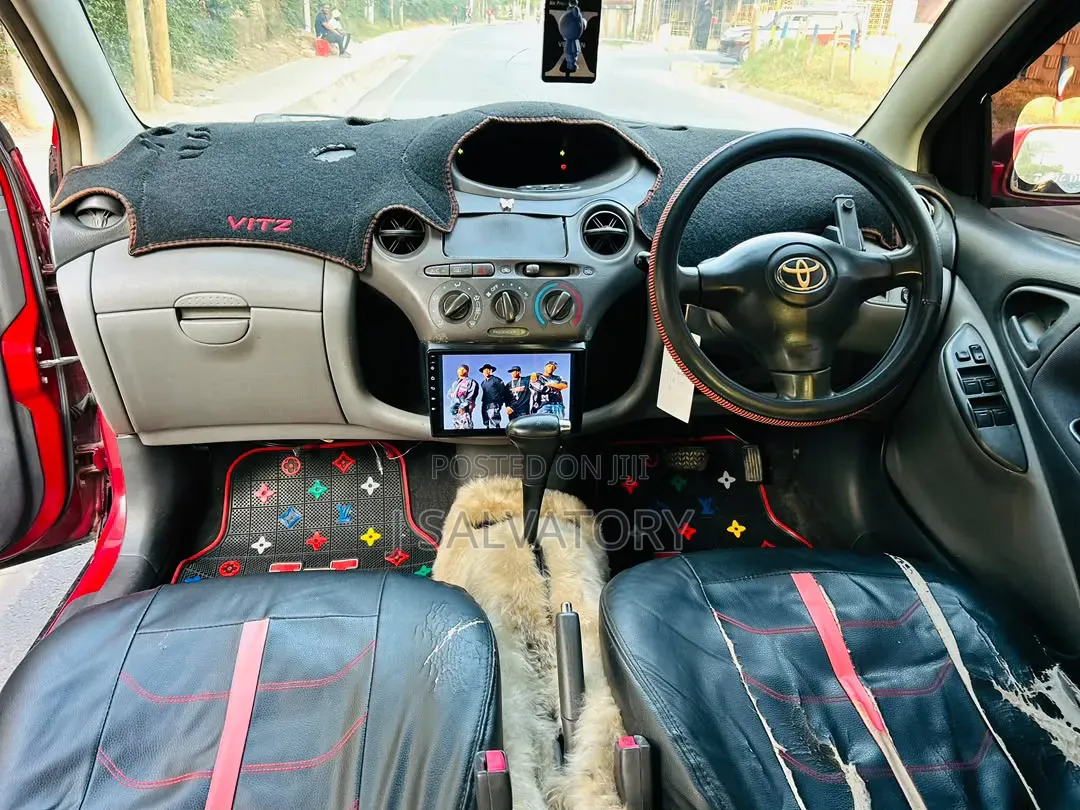 Toyota Vitz 2002 Red