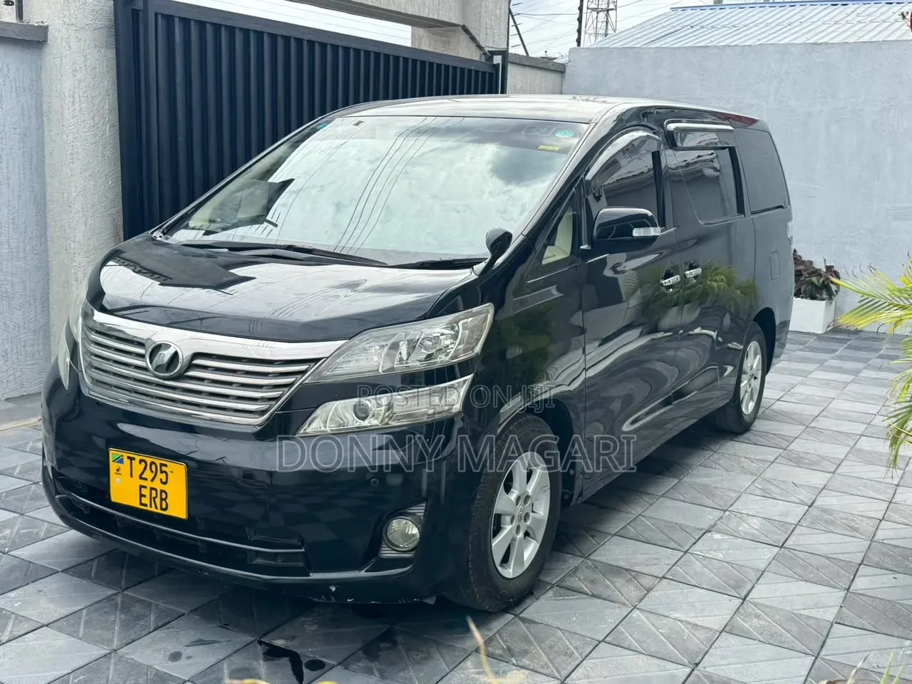 Toyota Vellfire 2011 Black