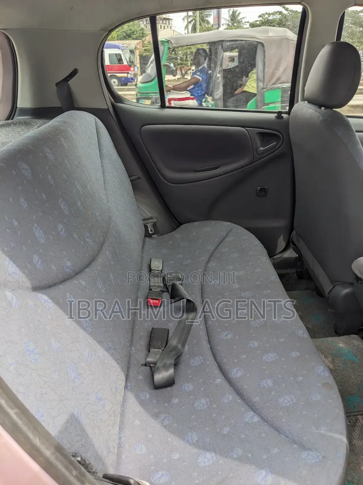 Toyota Vitz 2001 Pink