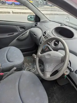 Toyota Vitz 2001 Pink