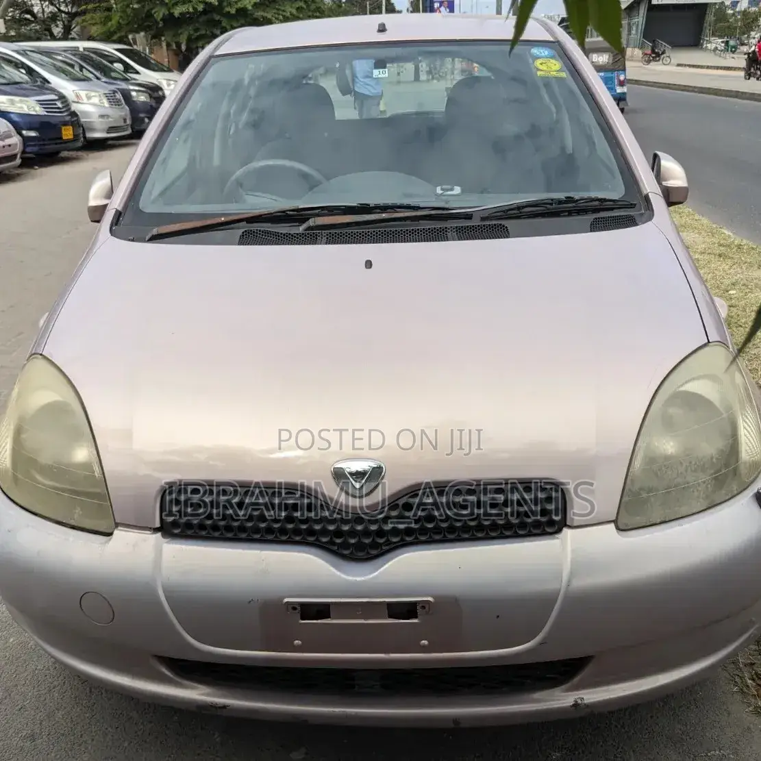 Toyota Vitz 2001 Pink