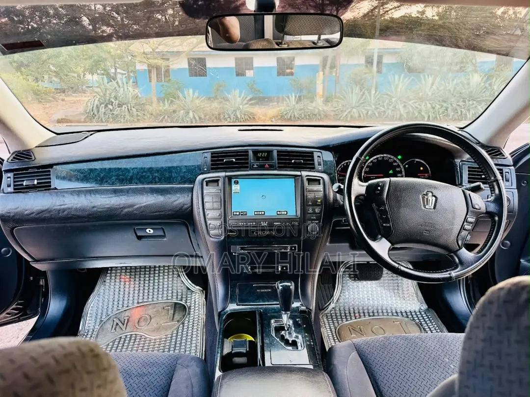 Toyota Crown 2006 Black