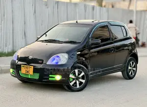 Toyota Vitz 1.3 AWD 5dr 2005 Black