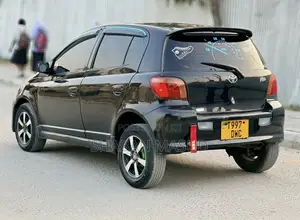 Toyota Vitz 1.3 AWD 5dr 2005 Black
