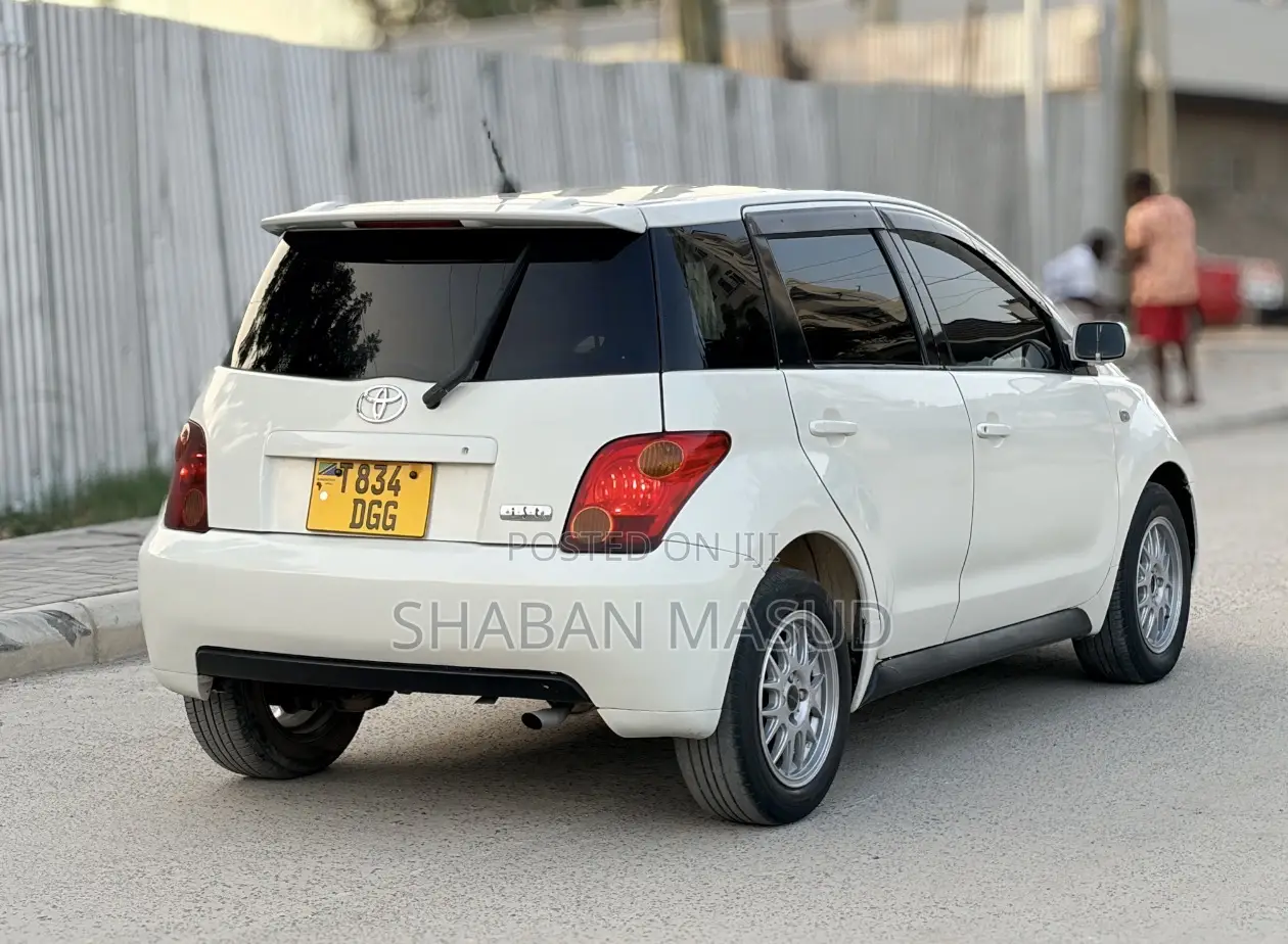 Toyota IST 2002 White